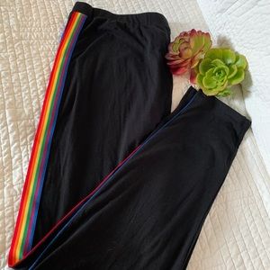 🌈 Black leggings with rainbow color stripes 🌈